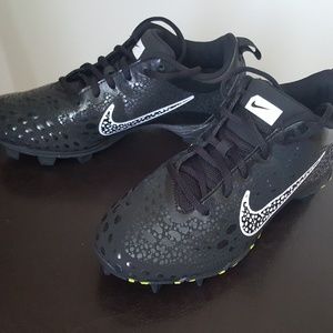 Nike Fastflex Cleats Girls size 7 .
